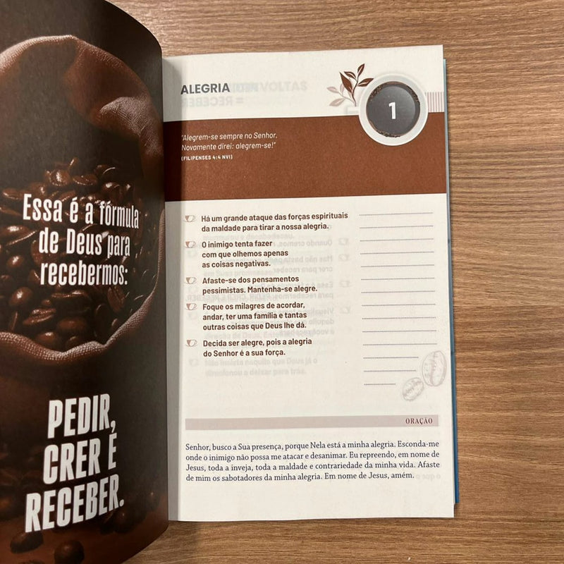 Devocional Café Com Jesus Vol 1 COM CHEIRINHO DE CAFÉ - Vinicius Iracet